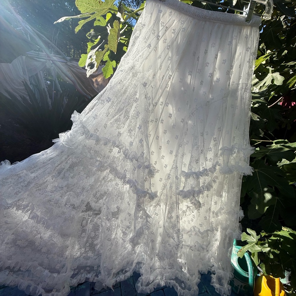 POL White Lace Detail skirt
